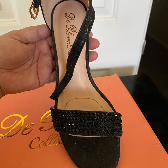 Black heels - Picture 2 of 5